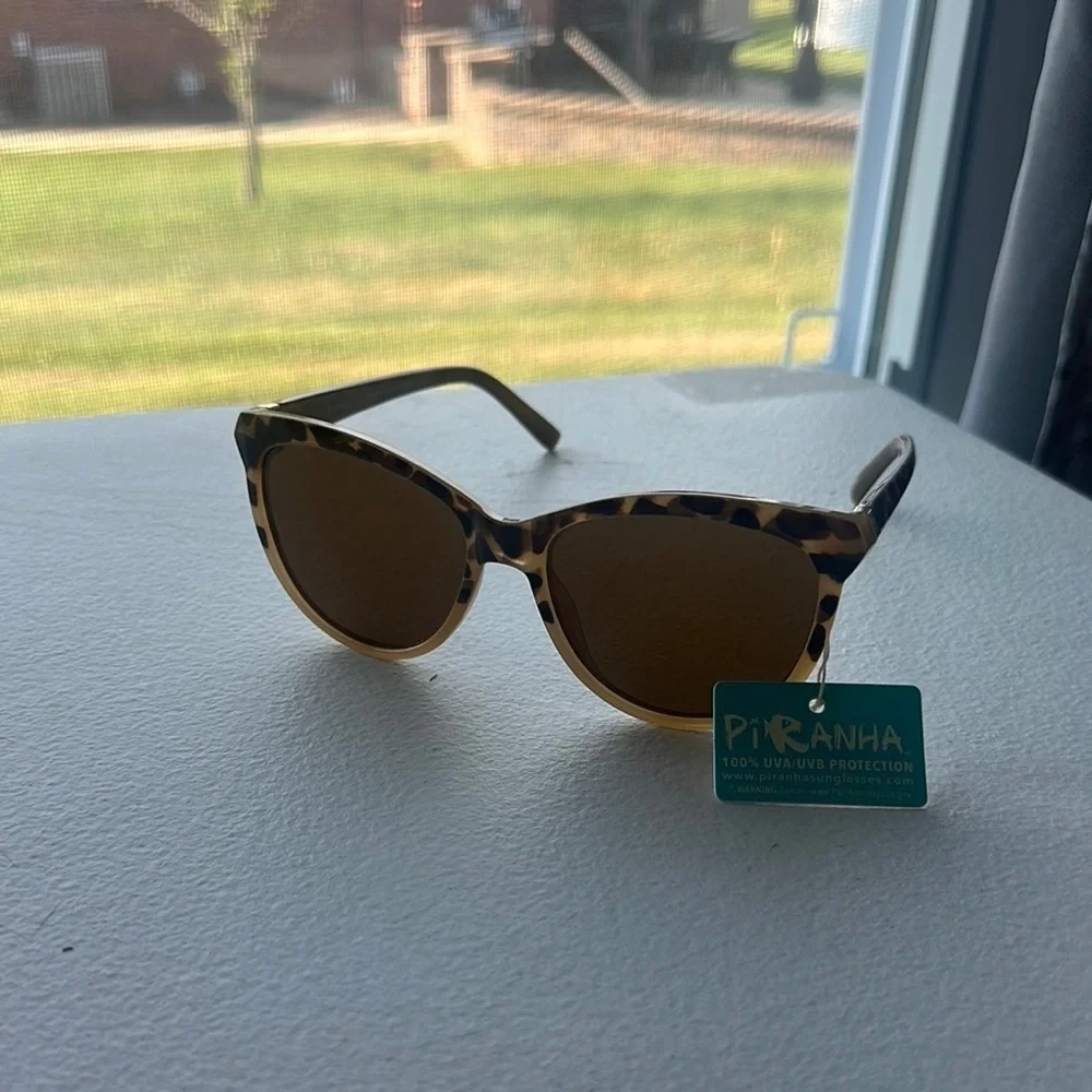 NEW Piranha Leopard Print Sunglasses
